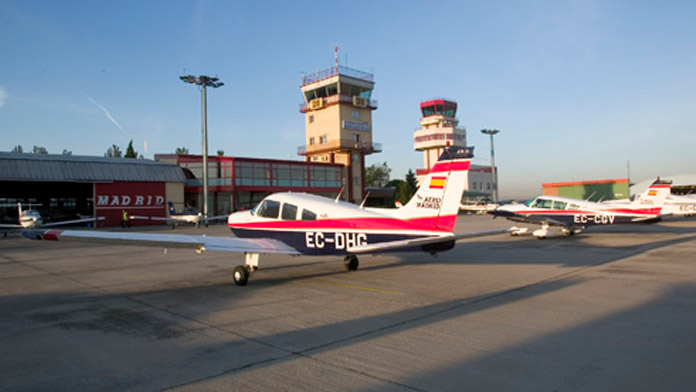 foto de una avioneta en el aerodromo de cuatro vientos de Madrid