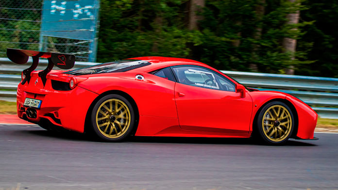 conducir un Ferrari en circuito en España