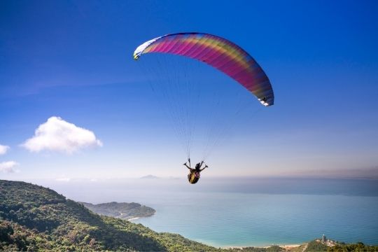 por qué vuela un parapente