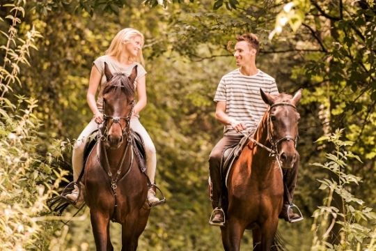 montar a caballo en pareja regalo original bodas de plata