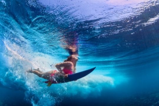 cómo hacer surf