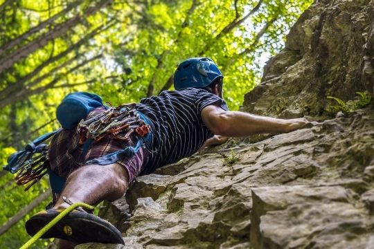 deporte de aventura escalada