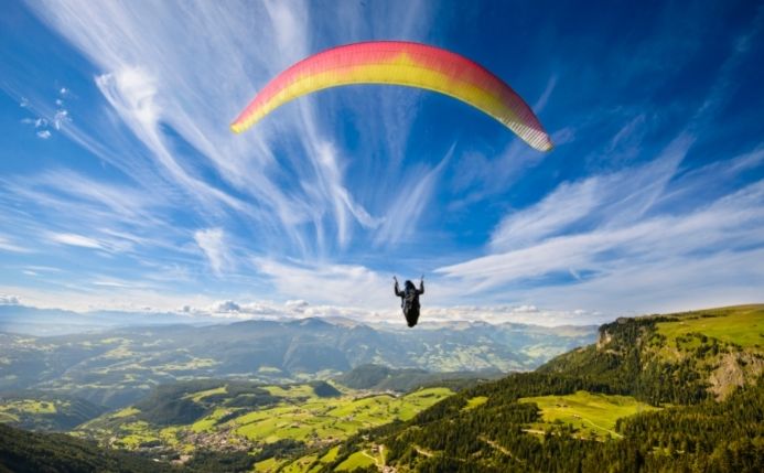 Volar en parapente en España