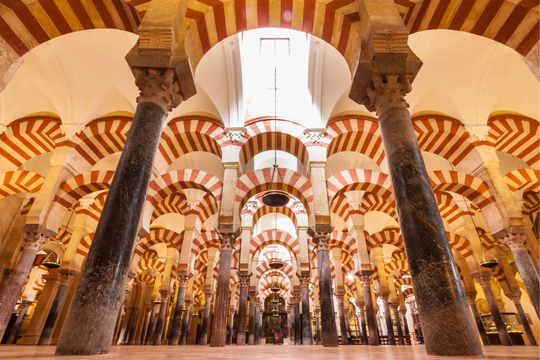 baños árabes de Córdoba, uno de los mejores lugares para visitar en pareja en Andalucía