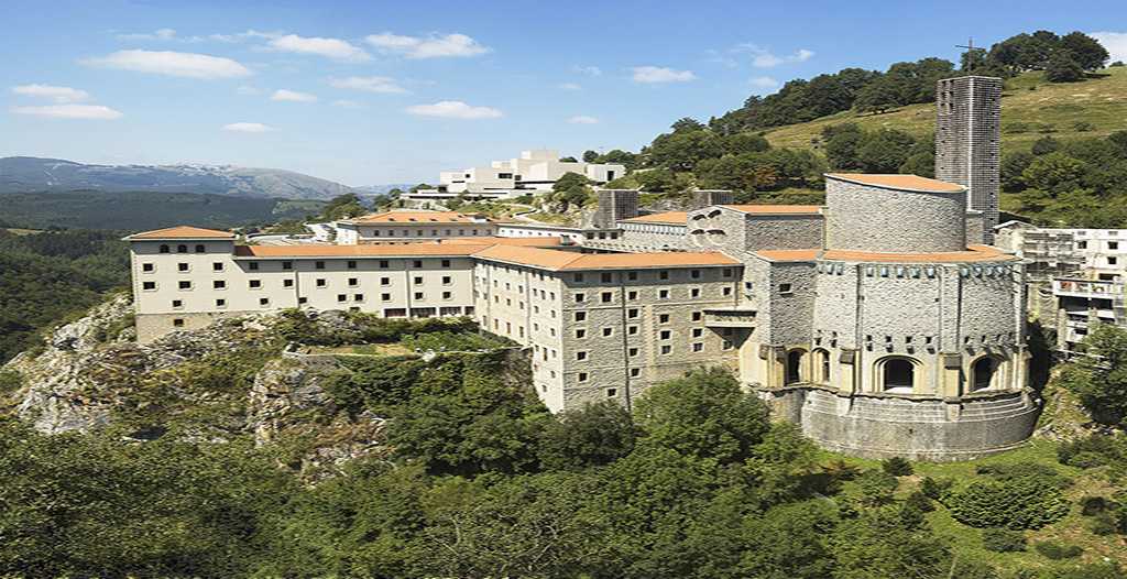 Santuario de Aranzazu, ubicado en el municipio de Oñate, en Guipúzcoa. 